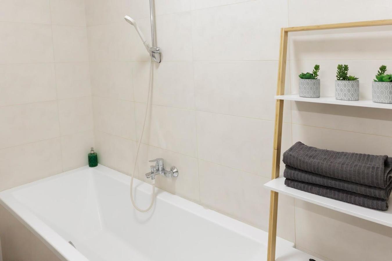 Diamond Residence In Old Town With Free Parking บราติสลาวา ภายนอก รูปภาพ